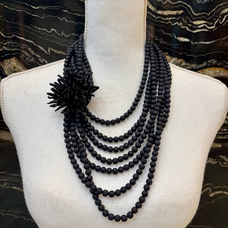 COLAR CORAL GRANDE NEGRO