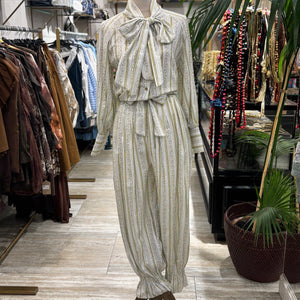 CONJUNTO DE PANTALON ESTAMPADO FLORES