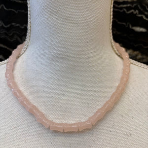 COLLAR ROSA NUDA