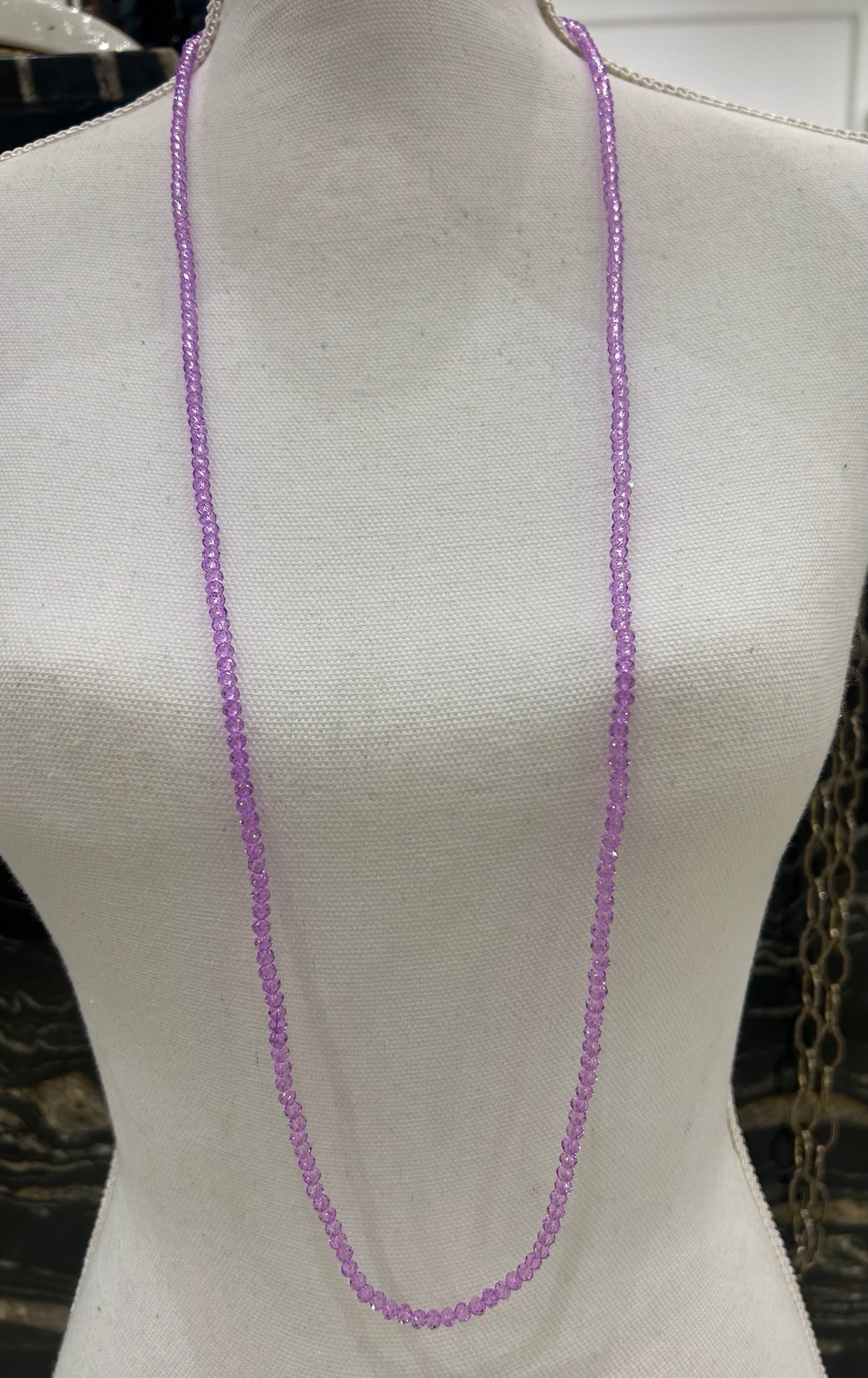 COLLAR BOLITAS MALVA TRANSPARENTE