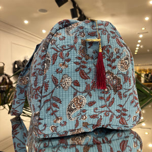 BOLSA ESTAMPADA FONDO CELESTE