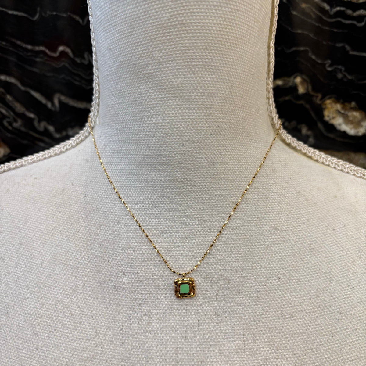 CADENA CON COLGANTE ESMALTADO VERDE AGUA