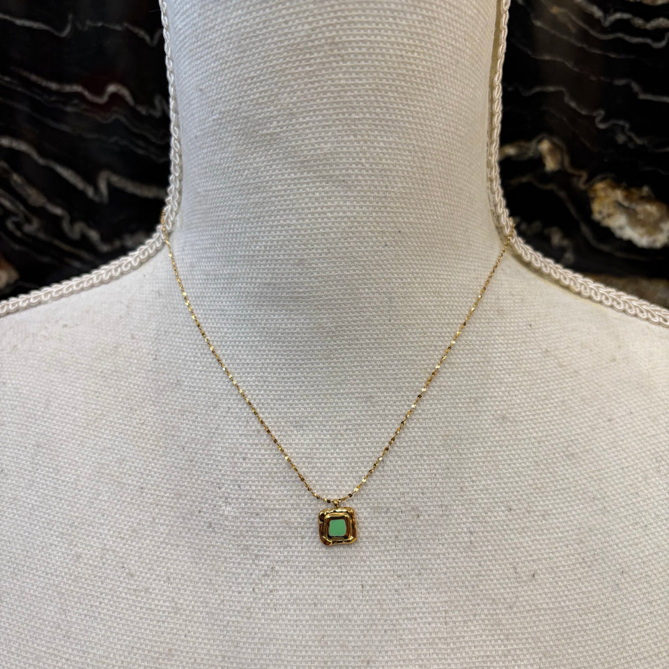 CADENA CON COLGANTE ESMALTADO VERDE AGUA
