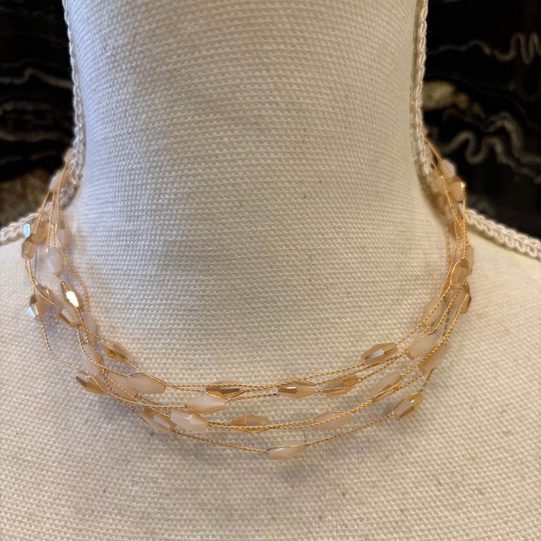 GARGANTILLA DE PIEDRAS BEIGE