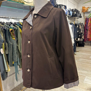CHAQUETA CON BOTONES MARRON