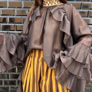 BLUSA OVERSIZE DE VOLANTES MARRON