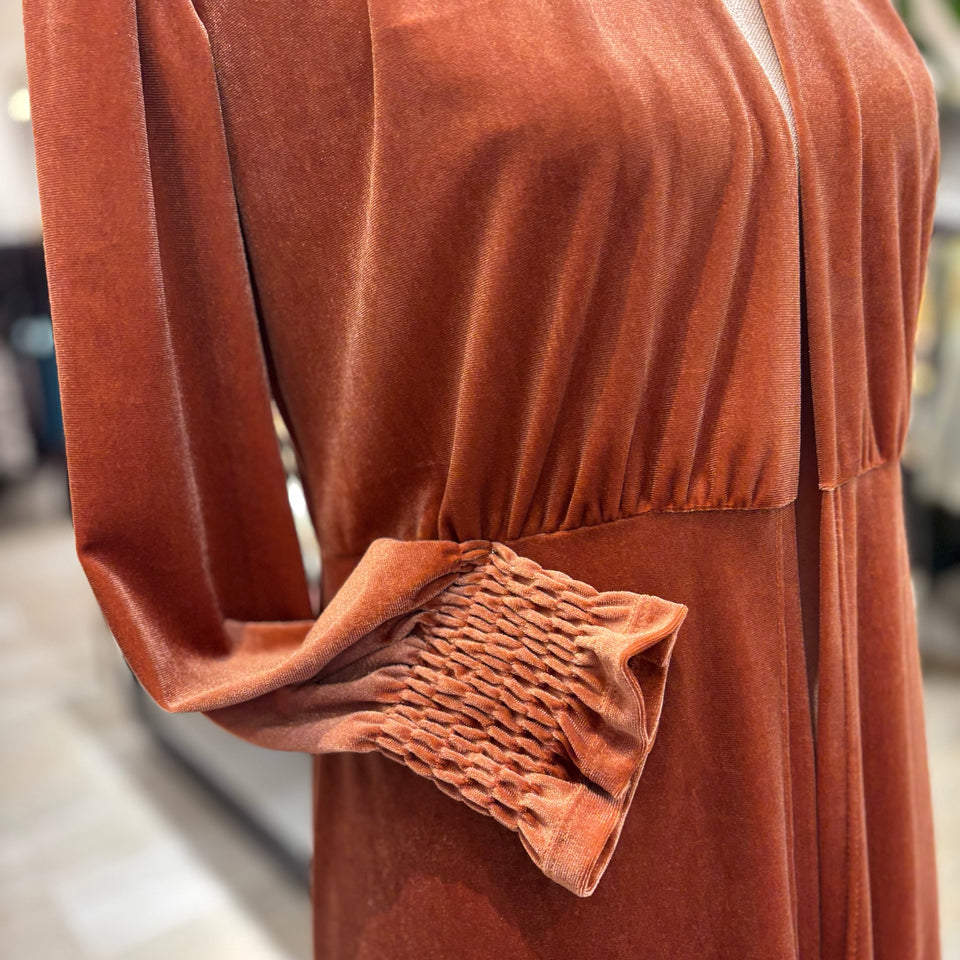 KIMONO DE TERCIOPELO CON MANGA FRUNCIDA NARANJA