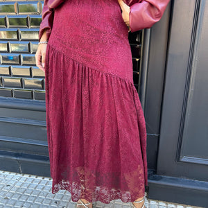 FALDA DE ENCAJE BURDEOS