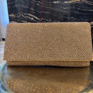CARTERA DE SOBRE CON BRILLOS DORADO