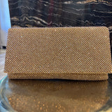 CARTERA DE SOBRE CON BRILLOS DORADO