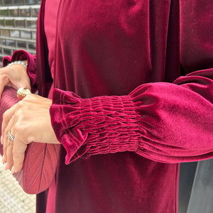 KIMONO DE TERCIOPELO CON MANGA FRUNCIDA BURDEOS