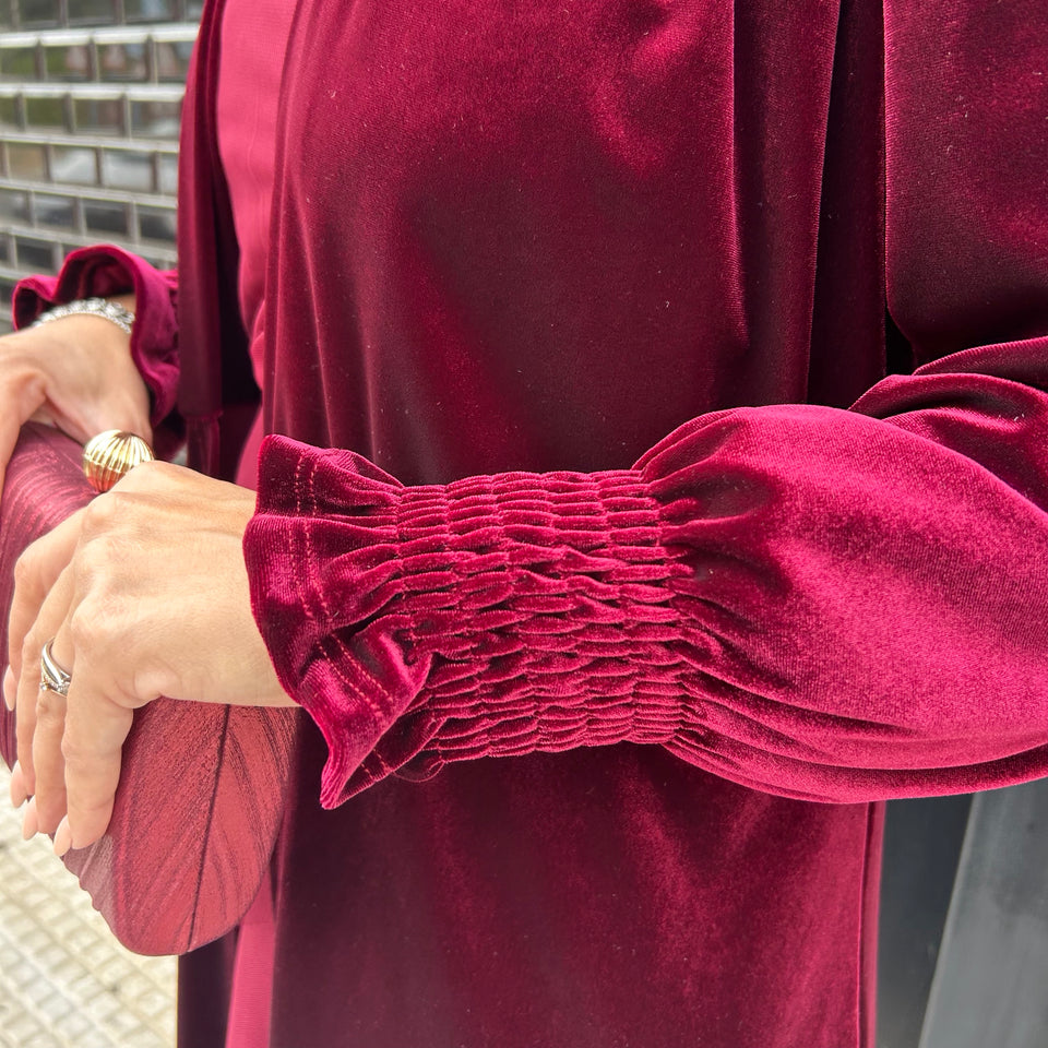 KIMONO DE TERCIOPELO CON MANGA FRUNCIDA BURDEOS
