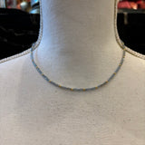 COLLAR CUENTAS GRIS Y DORADO