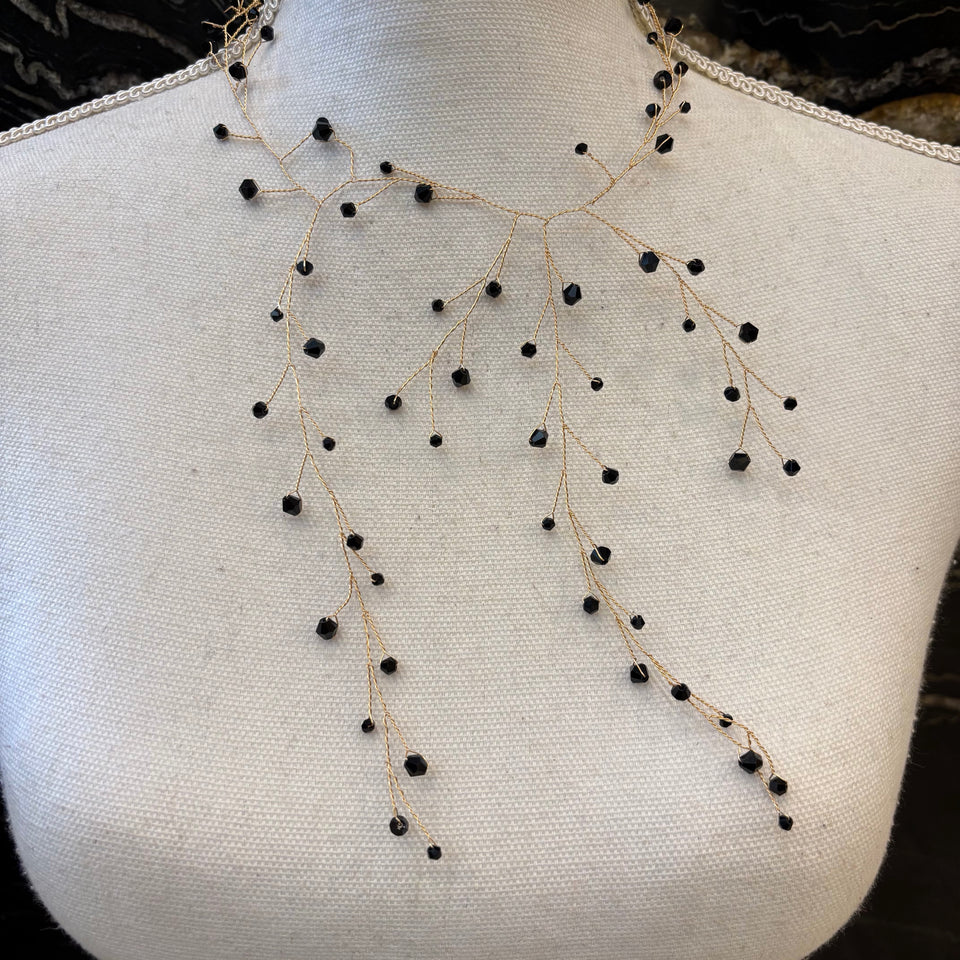 COLLAR PIEDRAS NEGRAS