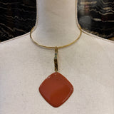 COLLAR RIGIDO MEDALLON TERRACOTA