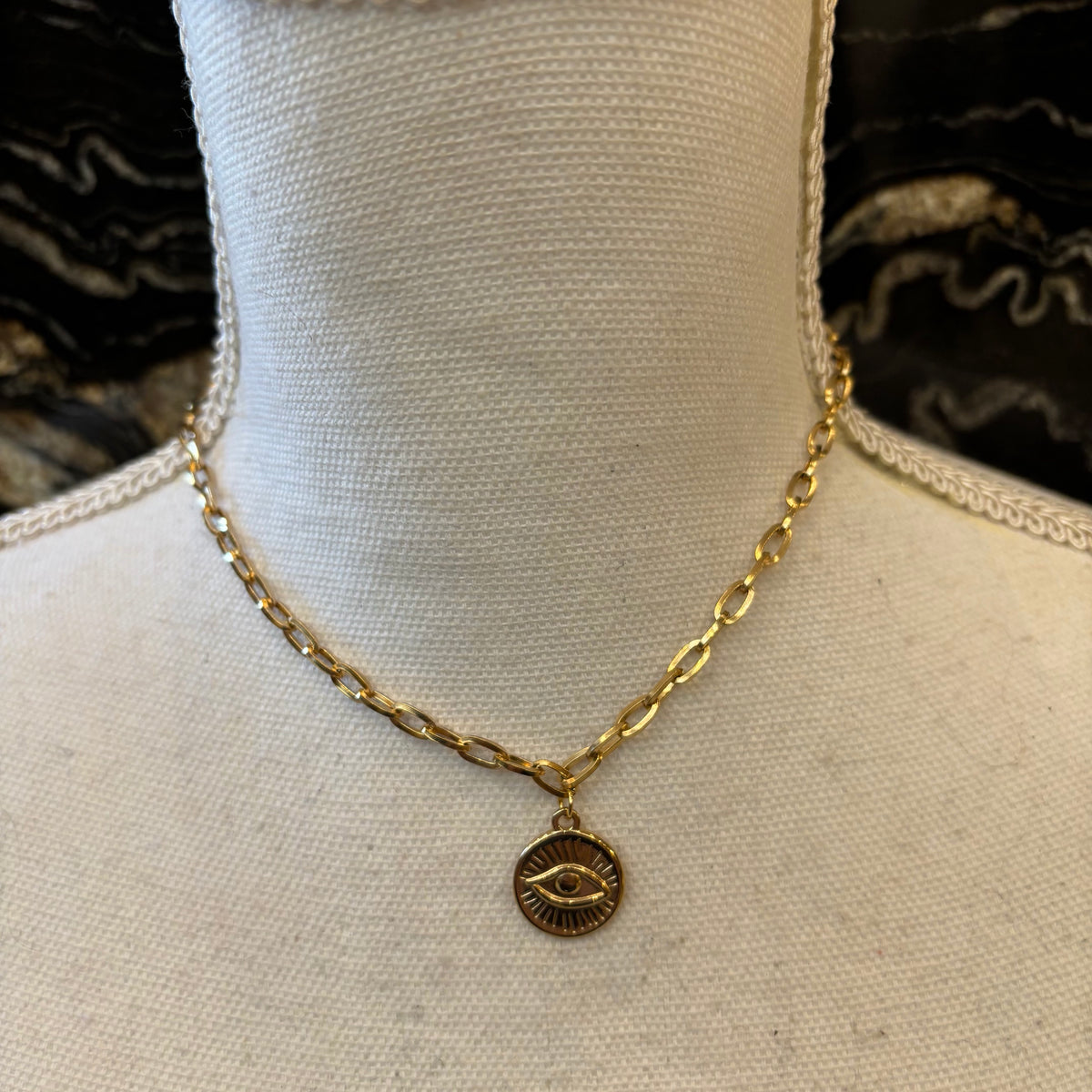 CADENA OJO DORADO