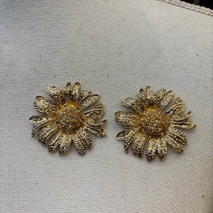 PENDIENTE FLOR DORADO
