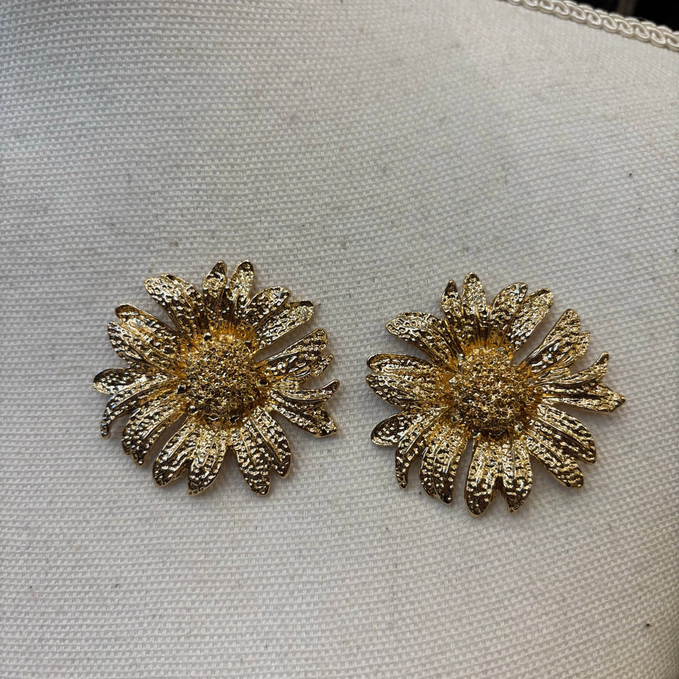 PENDIENTE FLOR DORADO