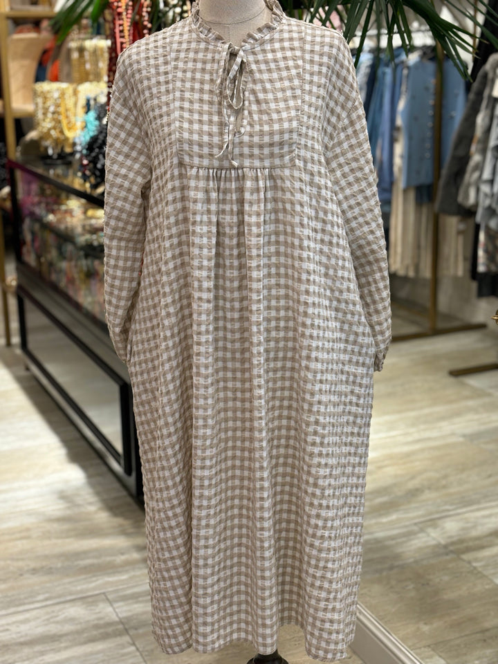 VESTIDO DE CUADRO VICHY BEIGE