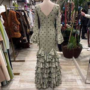 TRAJE DE FLAMENCA EN PICOS VERDE OLIVA LUNAR
