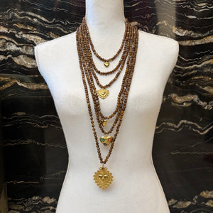 COLLAR CORAZONES MARRON