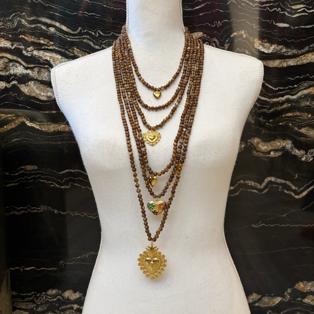 COLLAR CORAZONES MARRON