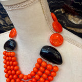 COLLAR NARANJA Y NEGRO