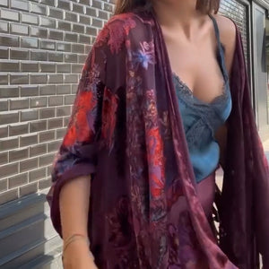 KIMONO CON DETALLES EN TERCIOPELO BURDEOS