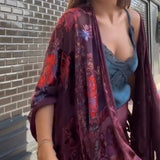 KIMONO CON DETALLES EN TERCIOPELO BURDEOS