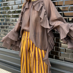 BLUSA OVERSIZE DE VOLANTES MARRON