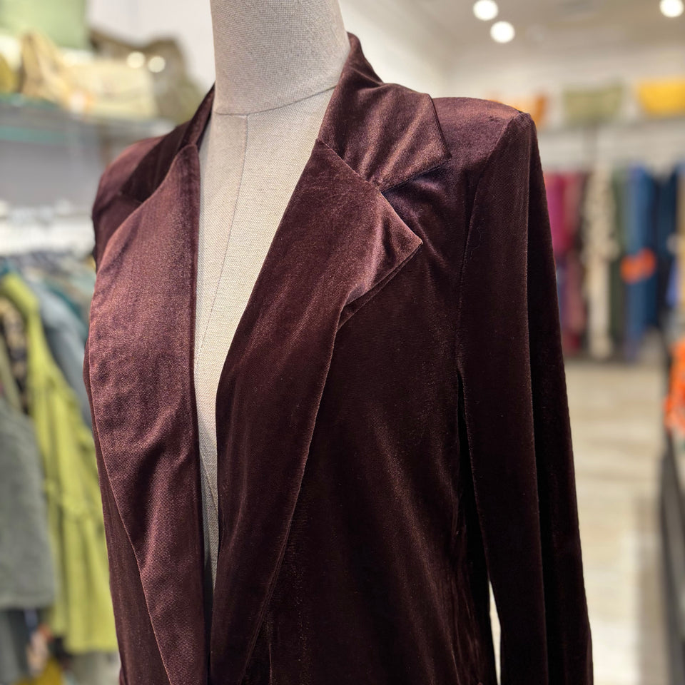 BLAZER DE TERCIOPELO CON SOLAPA MARRÓN