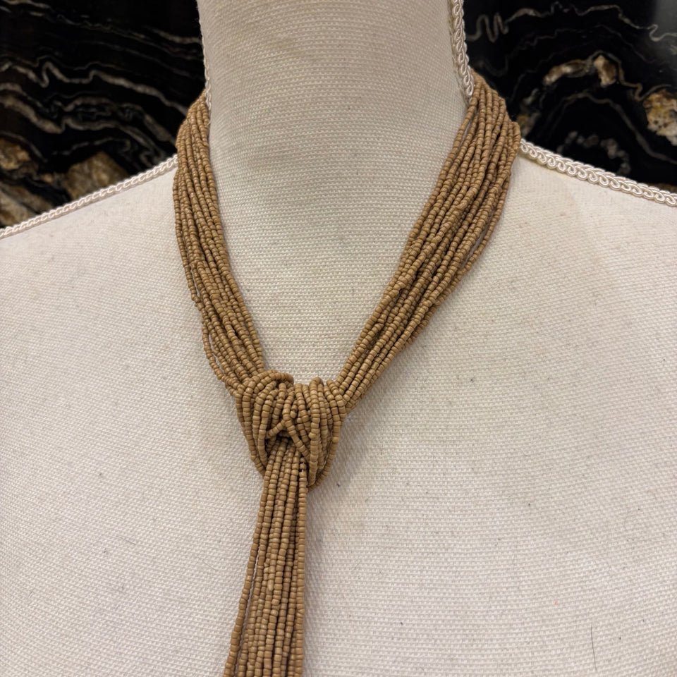 COLLAR LARGO CAMEL