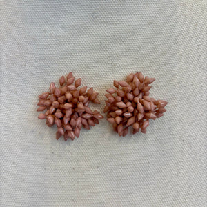 PENDIENTE POMPON ROSA NUDE