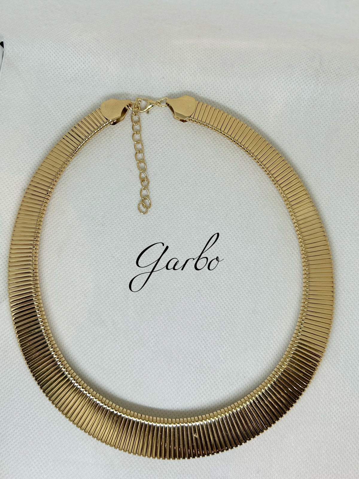 COLLAR MAKEBA