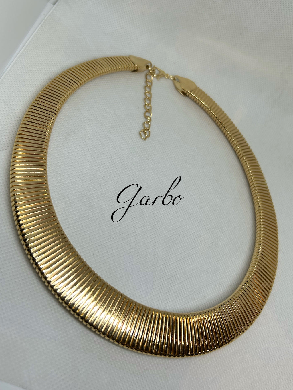 COLLAR MAKEBA