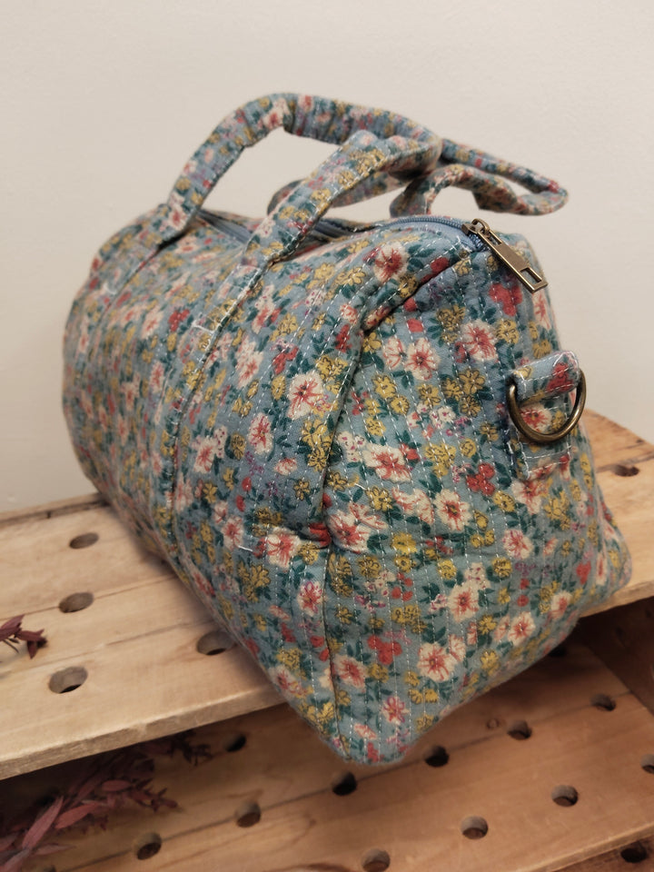 BOLSA MEDIANA ESTAMPADA FONDO GRIS FLORES