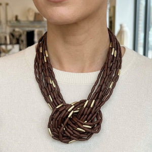COLLAR  NUDO MARRON