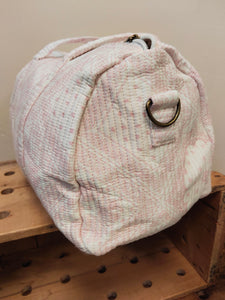 BOLSA MEDIANA ESTAMPADA FONDO BEIGE DIBUJOS EN ROSA