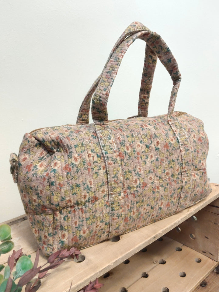 BOLSA MEDIANA ESTAMPADA FONDO ROSA EMPOLVADO FLORES
