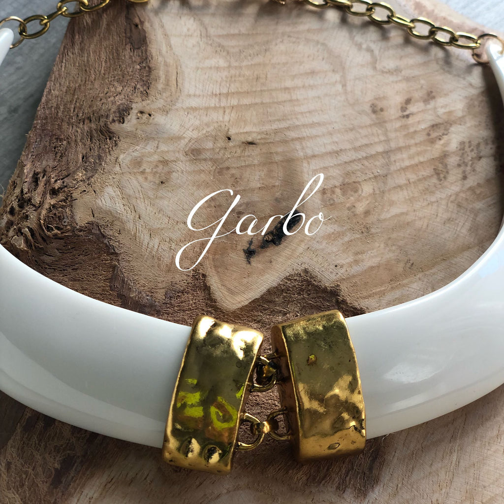 COLLAR COLMILLOS
