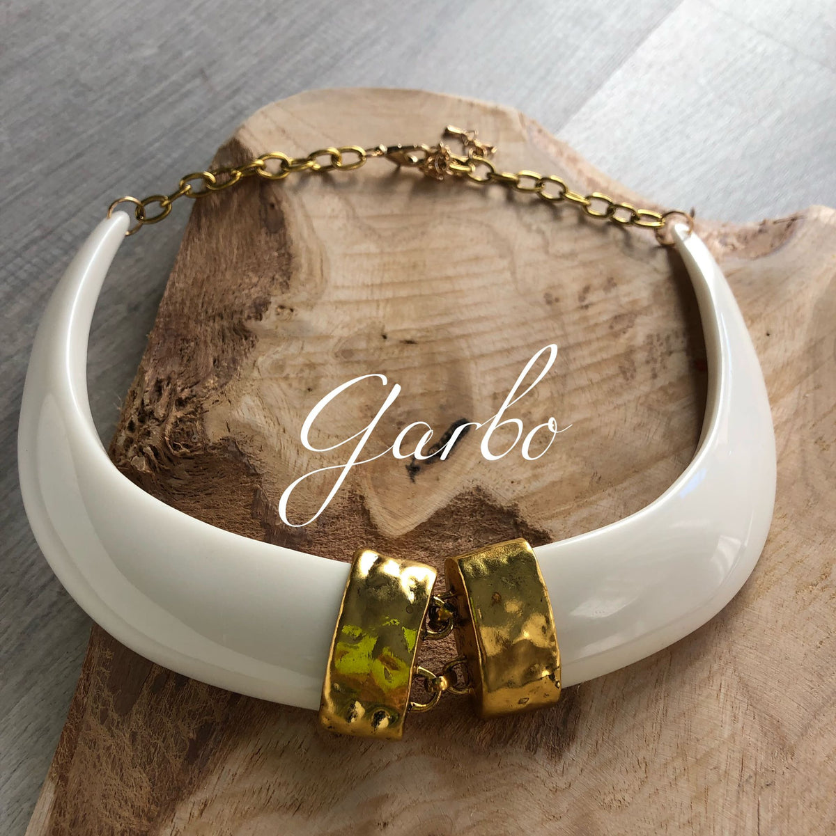 COLLAR COLMILLOS