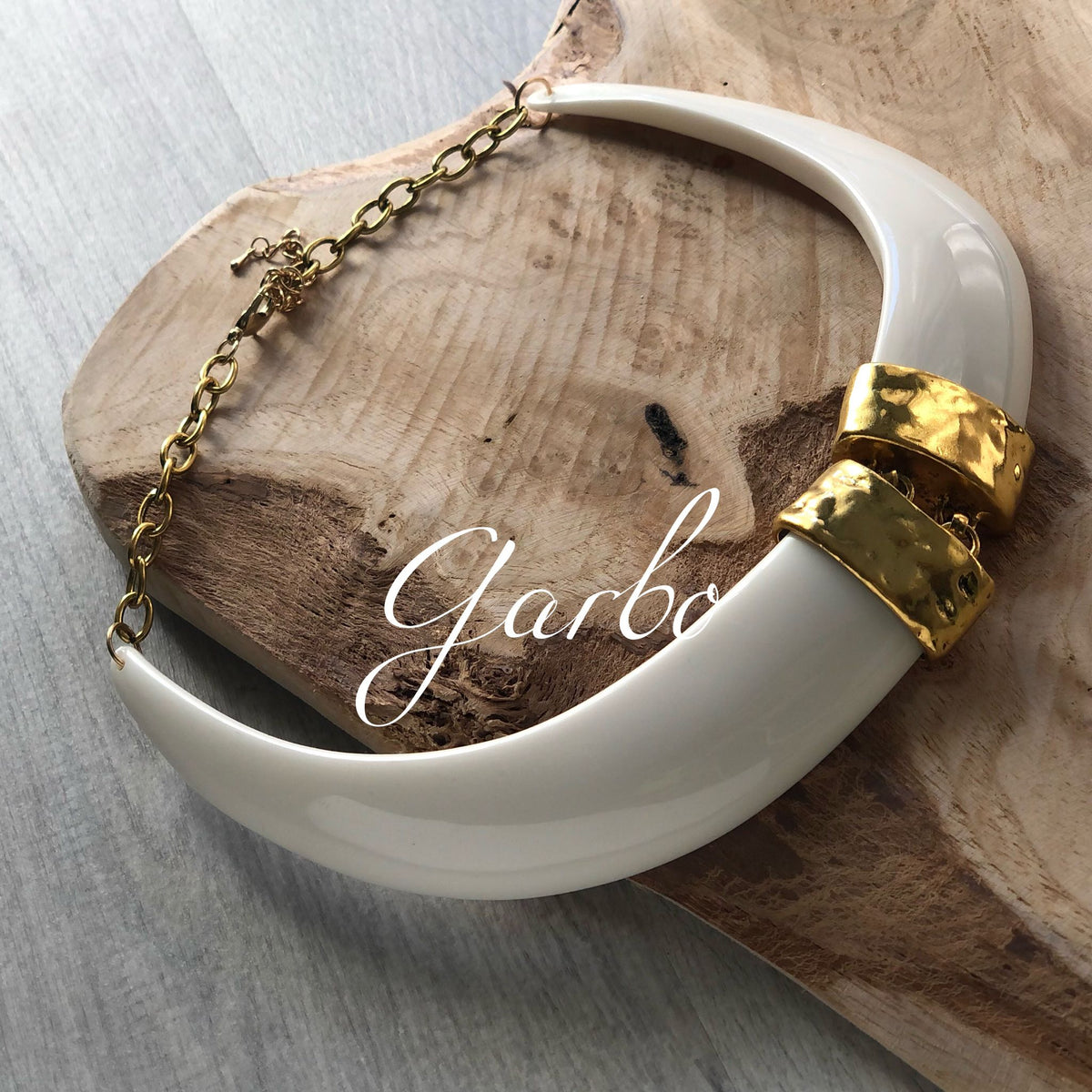 COLLAR COLMILLOS